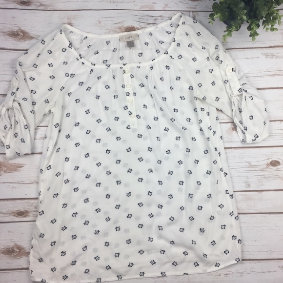 LOFT Tops - 🔵LOFT patterned blouse with adjustable sleeves